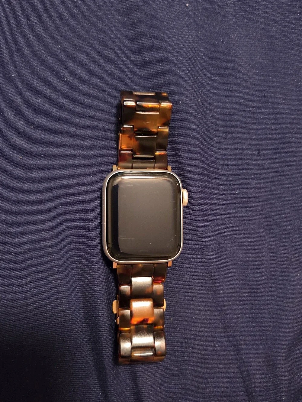 Apple Watch SE GPS + Cellular, 40mm Starlight Aluminum Case with Lake Green Spor